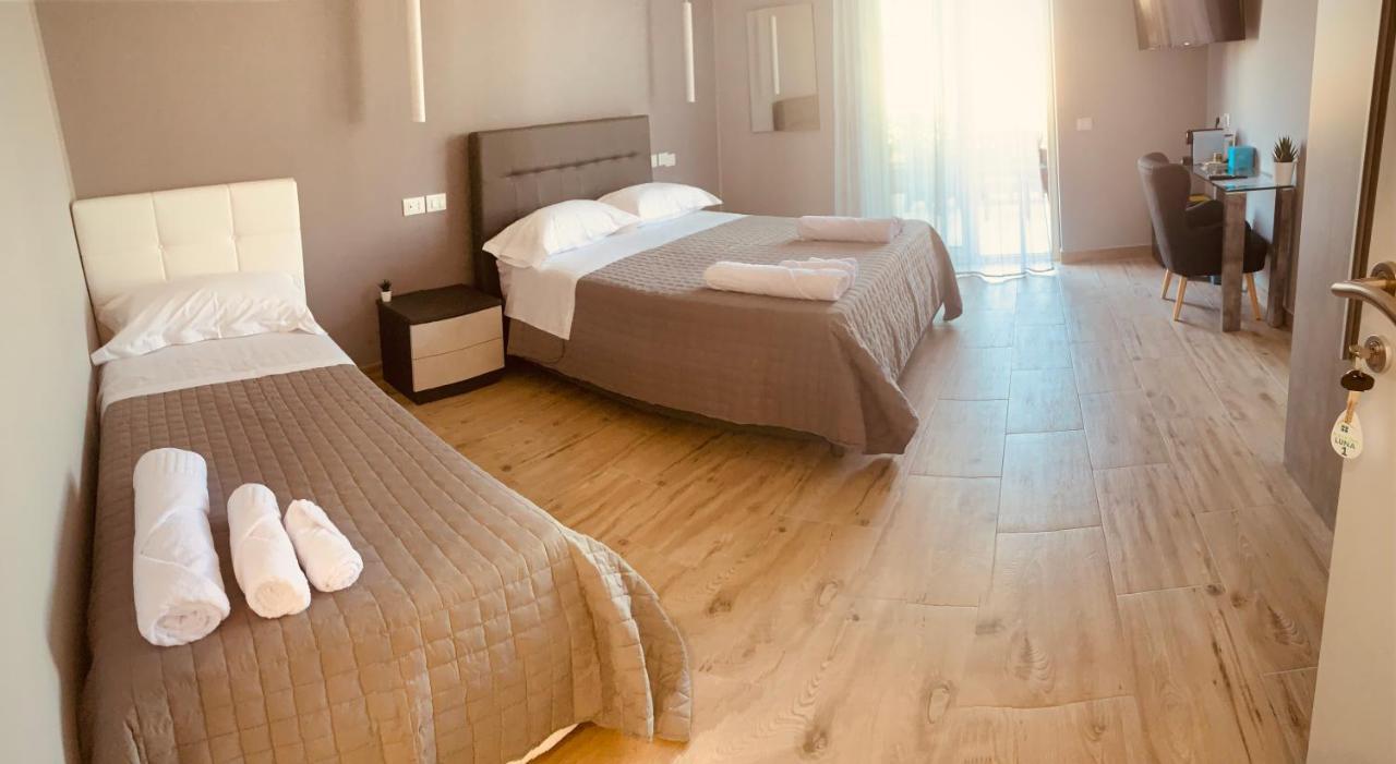 ميلاتسو Aqua B&B - Rooms And Apartments المظهر الخارجي الصورة